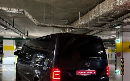 Volkswagen Caravelle T6 рестайлинг, 2018 год, 4 700 000 рублей, 2 фотография