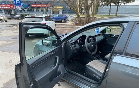 Skoda Rapid II, 2022 год, 2 200 000 рублей, 9 фотография