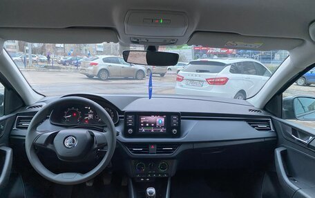 Skoda Rapid II, 2022 год, 2 200 000 рублей, 12 фотография