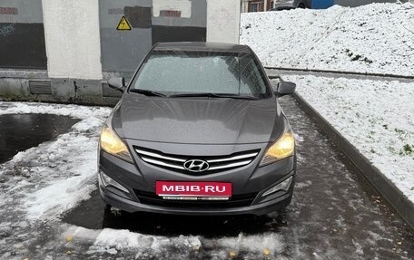 Hyundai Solaris II рестайлинг, 2015 год, 1 250 000 рублей, 1 фотография