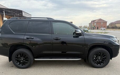 Toyota Land Cruiser Prado 150 рестайлинг 2, 2021 год, 7 350 000 рублей, 3 фотография