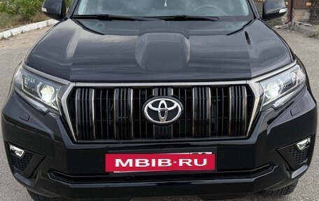 Toyota Land Cruiser Prado 150 рестайлинг 2, 2021 год, 7 350 000 рублей, 2 фотография