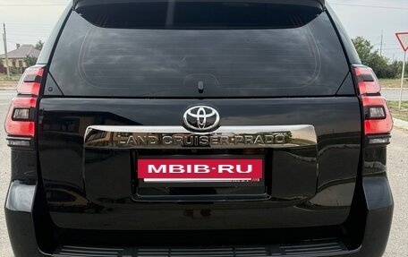 Toyota Land Cruiser Prado 150 рестайлинг 2, 2021 год, 7 350 000 рублей, 5 фотография