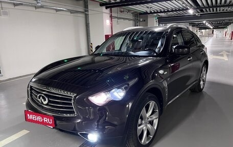 Infiniti QX70, 2015 год, 3 100 000 рублей, 5 фотография