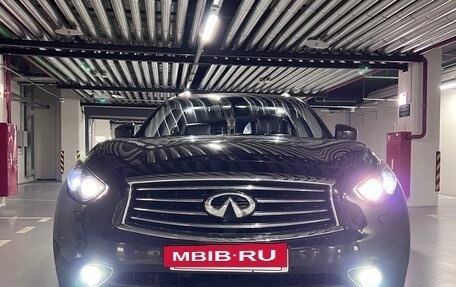 Infiniti QX70, 2015 год, 3 100 000 рублей, 6 фотография