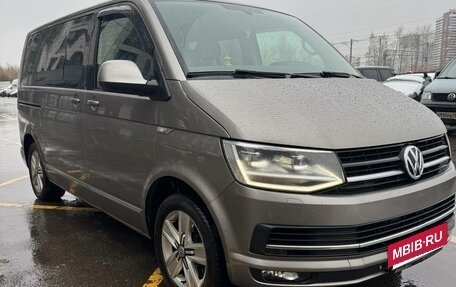Volkswagen Multivan T6 рестайлинг, 2015 год, 3 450 000 рублей, 3 фотография