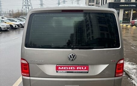 Volkswagen Multivan T6 рестайлинг, 2015 год, 3 450 000 рублей, 5 фотография