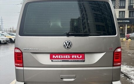 Volkswagen Multivan T6 рестайлинг, 2015 год, 3 450 000 рублей, 6 фотография