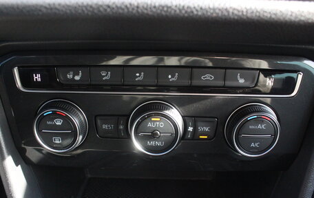 Volkswagen Tiguan II, 2018 год, 2 697 000 рублей, 26 фотография