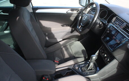 Volkswagen Tiguan II, 2018 год, 2 697 000 рублей, 17 фотография