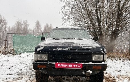 Nissan Terrano II рестайлинг, 1992 год, 150 000 рублей, 3 фотография