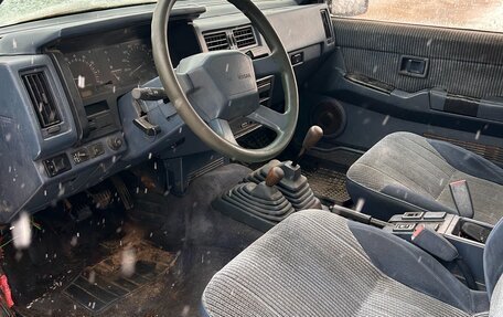 Nissan Terrano II рестайлинг, 1992 год, 150 000 рублей, 5 фотография