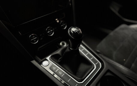 Volkswagen Passat B8 рестайлинг, 2017 год, 2 000 000 рублей, 16 фотография