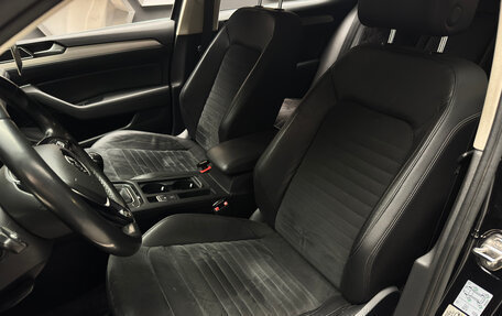 Volkswagen Passat B8 рестайлинг, 2017 год, 2 000 000 рублей, 10 фотография