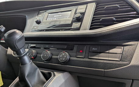 Volkswagen Caravelle T6 рестайлинг, 2024 год, 9 960 000 рублей, 12 фотография