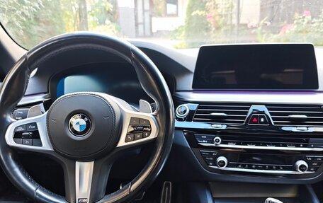 BMW 5 серия, 2019 год, 4 150 000 рублей, 31 фотография