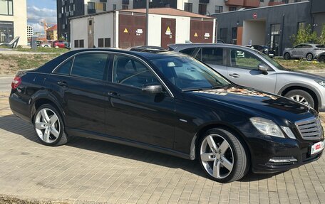 Mercedes-Benz E-Класс, 2011 год, 1 390 000 рублей, 2 фотография