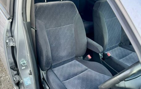 Honda Stream I рестайлинг, 2001 год, 669 000 рублей, 18 фотография