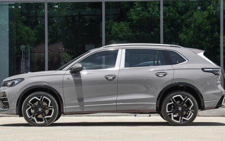 Volkswagen Tiguan, 2025 год, 5 050 000 рублей, 2 фотография