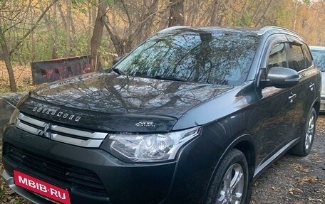 Mitsubishi Outlander III рестайлинг 3, 2014 год, 1 150 000 рублей, 1 фотография