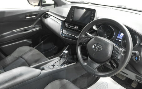 Toyota C-HR I рестайлинг, 2020 год, 2 049 000 рублей, 8 фотография