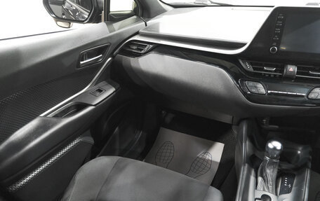 Toyota C-HR I рестайлинг, 2020 год, 2 049 000 рублей, 10 фотография