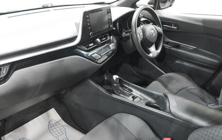 Toyota C-HR I рестайлинг, 2020 год, 2 049 000 рублей, 9 фотография