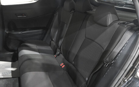 Toyota C-HR I рестайлинг, 2020 год, 2 049 000 рублей, 24 фотография