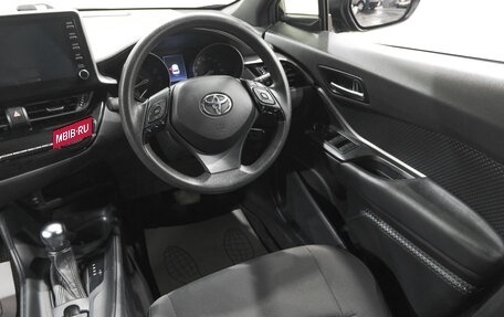 Toyota C-HR I рестайлинг, 2020 год, 2 049 000 рублей, 11 фотография