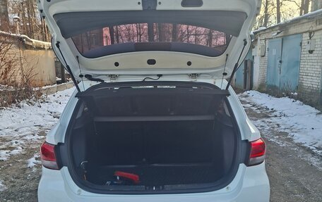 KIA Rio IV, 2018 год, 1 370 000 рублей, 8 фотография