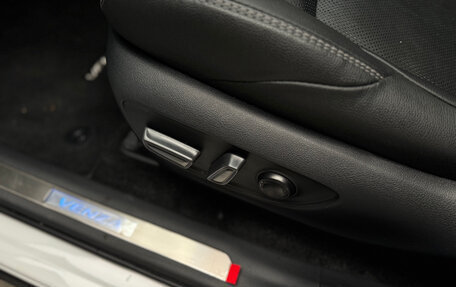 Toyota Venza, 2023 год, 4 090 000 рублей, 17 фотография