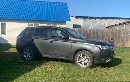Mitsubishi Outlander III рестайлинг 3, 2014 год, 1 150 000 рублей, 5 фотография