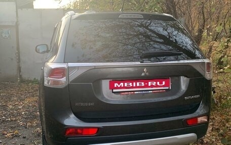 Mitsubishi Outlander III рестайлинг 3, 2014 год, 1 150 000 рублей, 3 фотография