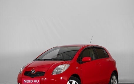 Toyota Yaris III рестайлинг, 2007 год, 839 000 рублей, 3 фотография