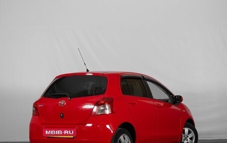 Toyota Yaris III рестайлинг, 2007 год, 839 000 рублей, 4 фотография