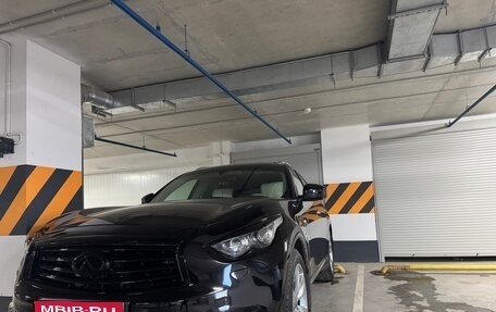 Infiniti FX II, 2012 год, 3 000 000 рублей, 1 фотография