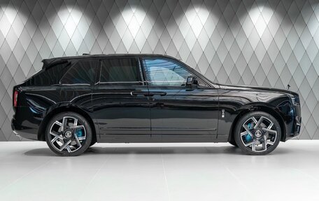 Rolls-Royce Cullinan, 2025 год, 66 990 032 рублей, 3 фотография