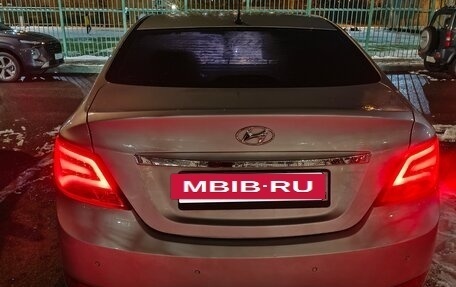 Hyundai Solaris II рестайлинг, 2015 год, 850 000 рублей, 2 фотография