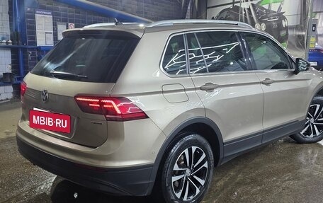 Volkswagen Tiguan II, 2019 год, 2 650 000 рублей, 4 фотография