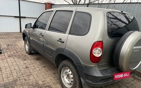 Chevrolet Niva I рестайлинг, 2010 год, 345 000 рублей, 3 фотография