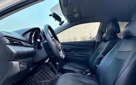 Toyota Yaris XP150 рестайлинг, 2022 год, 1 330 000 рублей, 4 фотография