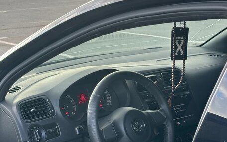 Volkswagen Polo VI (EU Market), 2013 год, 900 000 рублей, 10 фотография