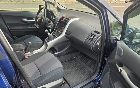 Toyota Auris II, 2010 год, 550 000 рублей, 10 фотография