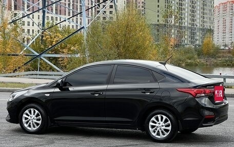 Hyundai Solaris II рестайлинг, 2017 год, 1 000 000 рублей, 7 фотография