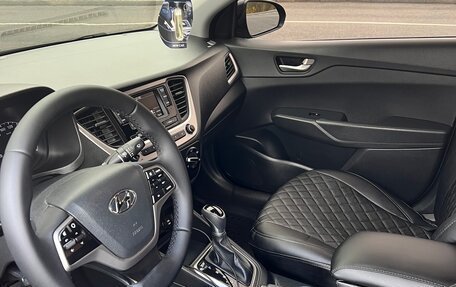 Hyundai Solaris II рестайлинг, 2017 год, 1 000 000 рублей, 12 фотография