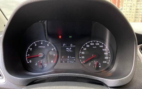 Hyundai Solaris II рестайлинг, 2017 год, 1 000 000 рублей, 14 фотография