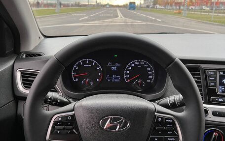 Hyundai Solaris II рестайлинг, 2017 год, 1 000 000 рублей, 16 фотография