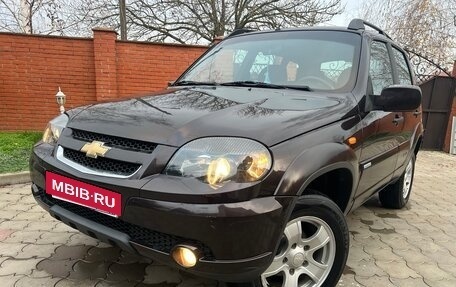 Chevrolet Niva I рестайлинг, 2010 год, 540 000 рублей, 3 фотография