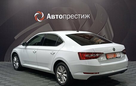 Skoda Superb III рестайлинг, 2018 год, 1 810 000 рублей, 8 фотография