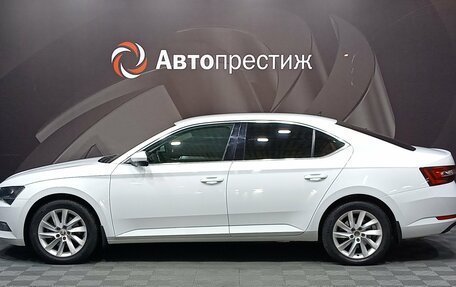 Skoda Superb III рестайлинг, 2018 год, 1 810 000 рублей, 4 фотография